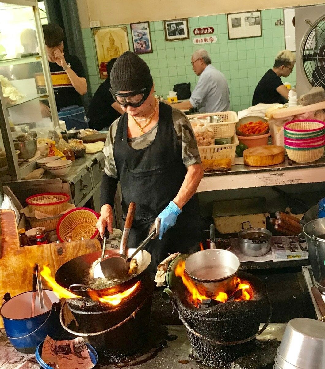 8 Dining Disadvantages at Michelin-Starred Restaurant, Jay Fai